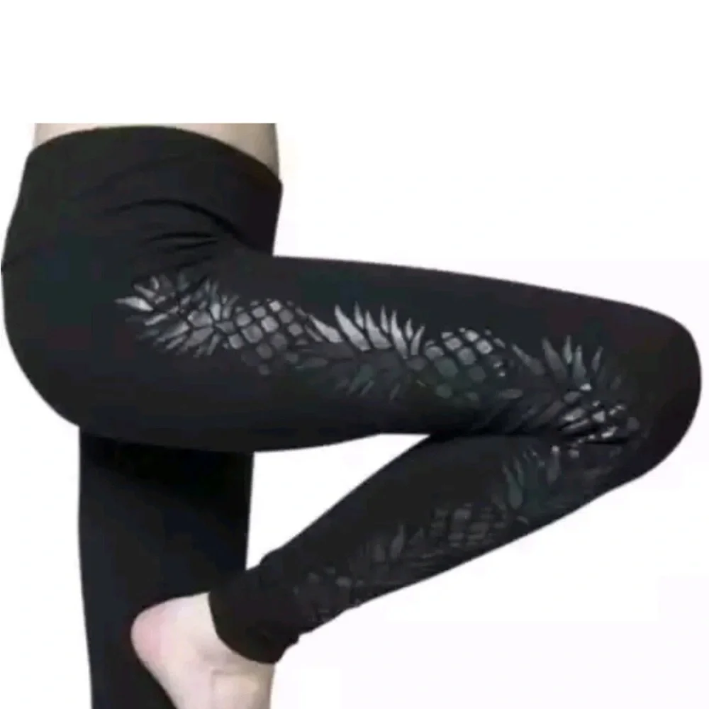 Lululemon Full Length Black Pineapple Side Print Leggings Women’s Size 4